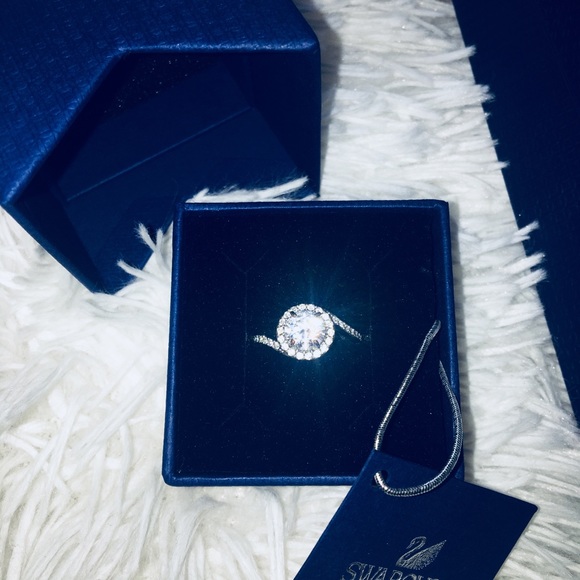 Swarovski SWIRL RING - Picture 3 of 7